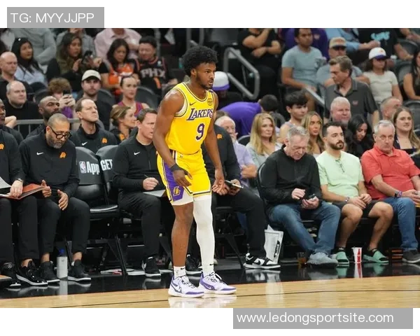 杨毅点评詹姆斯建功无数布朗尼在NBA面临巨大挑战 杨毅点评詹姆斯建功无数布朗尼在NBA面临巨大挑战