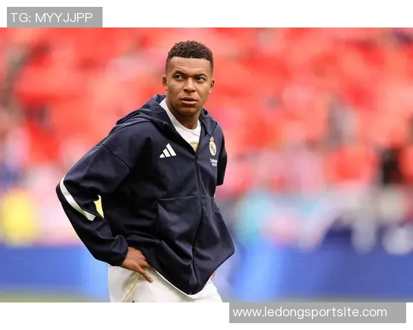 卡拉雷斯谈球队目标与姆巴佩居莱尔良好关系的深度分析 卡拉雷斯谈球队目标与姆巴佩居莱尔良好关系的深度分析