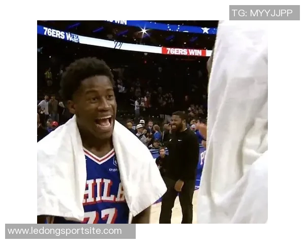 恩比德半场表现抢眼10投6中斩获19分罚球8中6助球队领先