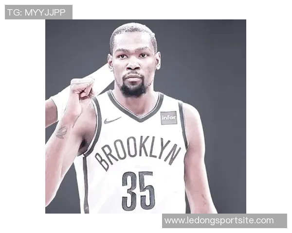 杜兰特雕像设计引发热议下半身雷霆上半身勇士一手篮网寓意深刻