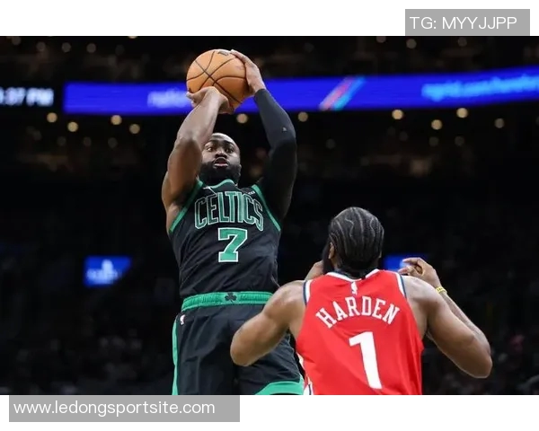 布朗谈NBA娱乐本质强调真实表现与演技提升的重要性